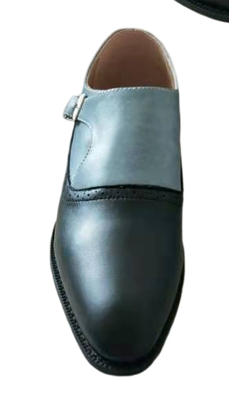 Color Matching Men's Shoes with Belt Buckle Design